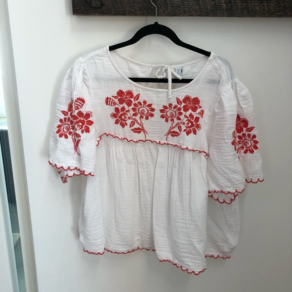 Old Navy White and Red Puff Sleeve Blouse